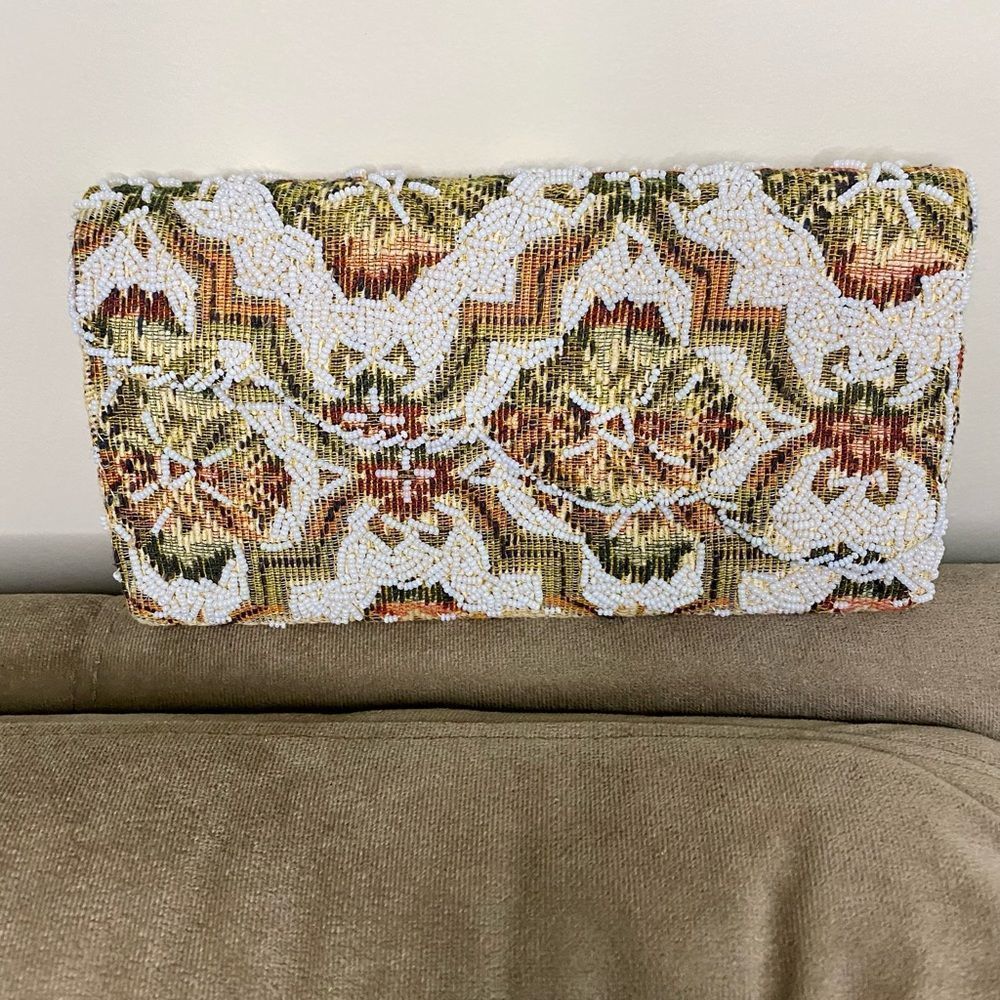 1950’s evening clutch floral tapestry fabric w/ pearl white glass bead detail.